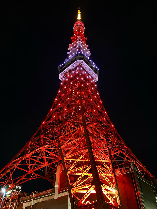 The iconic Tokyo Tower (night view edition)