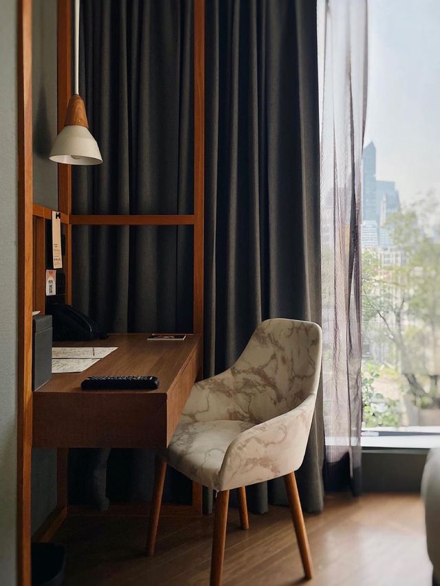 「曼谷volvo Hotel」：簡約藝術風格，BTS附近