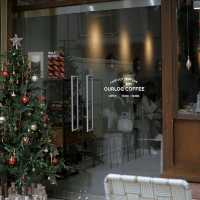 「Ourlog Coffee」：市中心咖啡店，咖啡香氣濃鬱