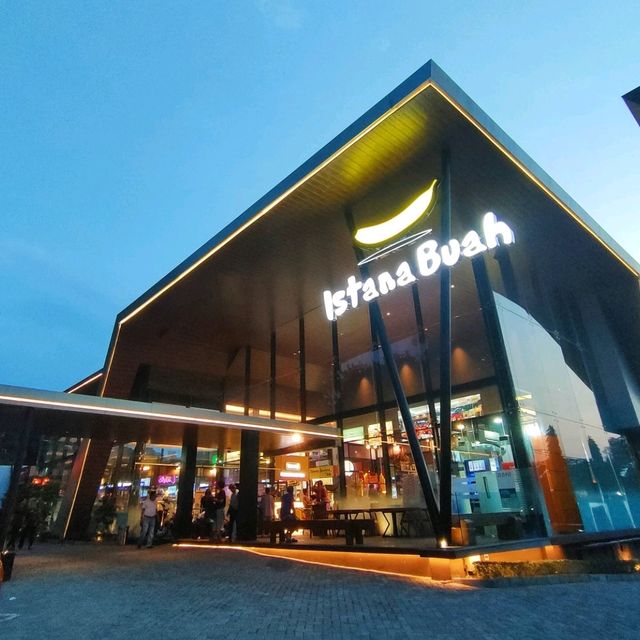 A Brand New Food Court in Semarang