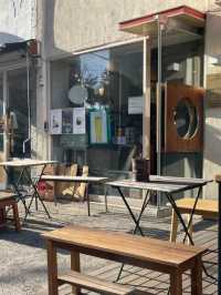 ☕️재즈 위스키 맥주가 있는 대흥역 카페! 브라운톤 인테리어가 매력적인 유어커피