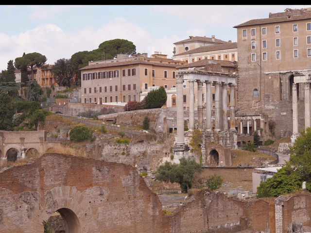 古代ローマの遺跡　フォロ・ロマーノ