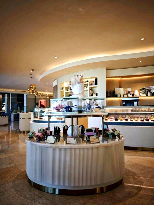 Crazy, RICH, Pastries!!! @Cannelé