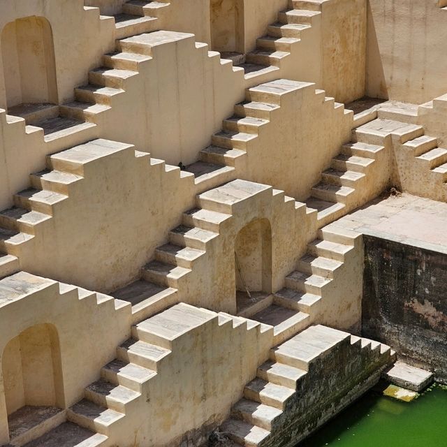 Panna Meena ka Kund