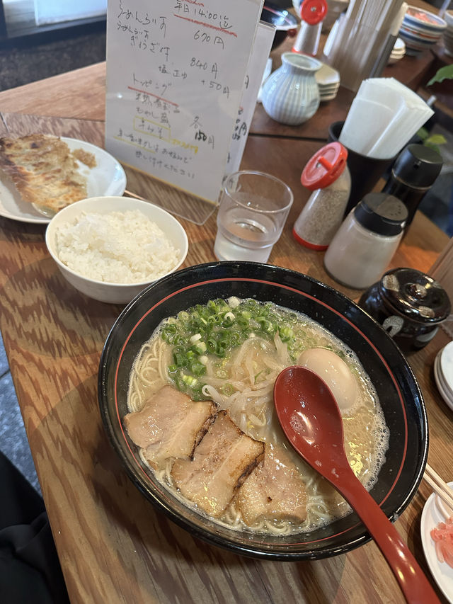 【福岡】あのタモリさんも食べた博多とんこつラーメン！？