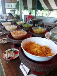 เฮือนหนมเส้น ขนมจีนบุฟเฟต์ย่านนนทบุรี