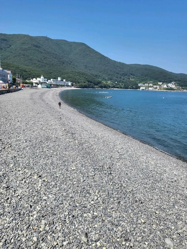 몽돌이라 놀기좋은 거제 학동해수욕장🏖