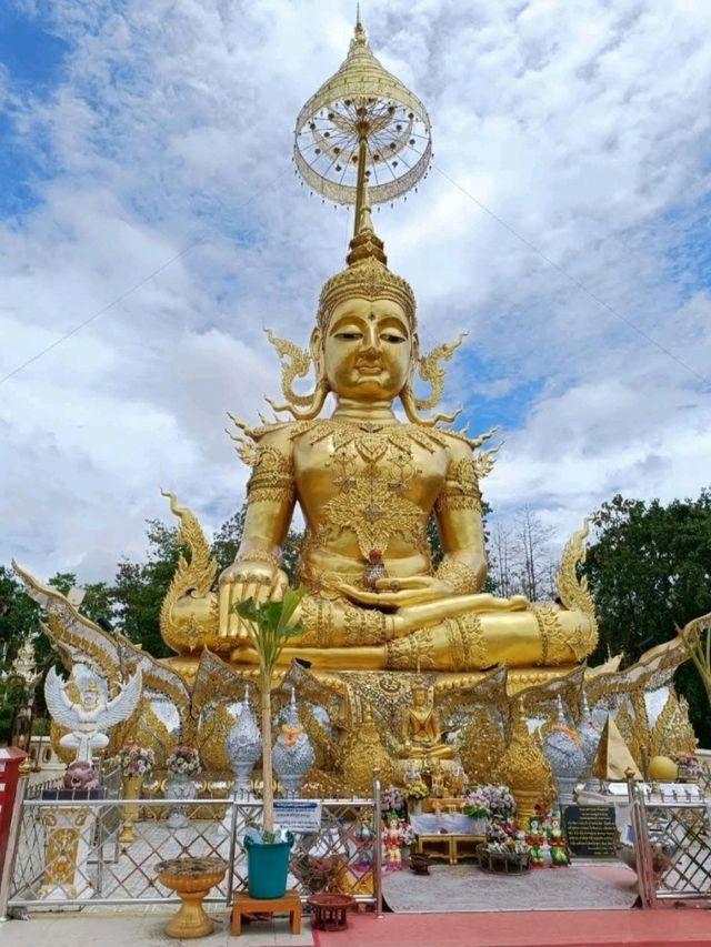 ไหว้พระธาตุดอยสะเก็ด เช็คอินสกายวอล์ค