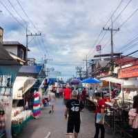 ตลาดโต้รุ้งหัวหิน