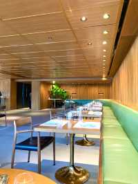 香港　香港観光　First Class LoungeのThe dining roomはもうレストランだぞ！