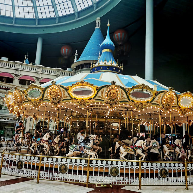 Thrill Seeker's Paradise: Lotte World Adventure!