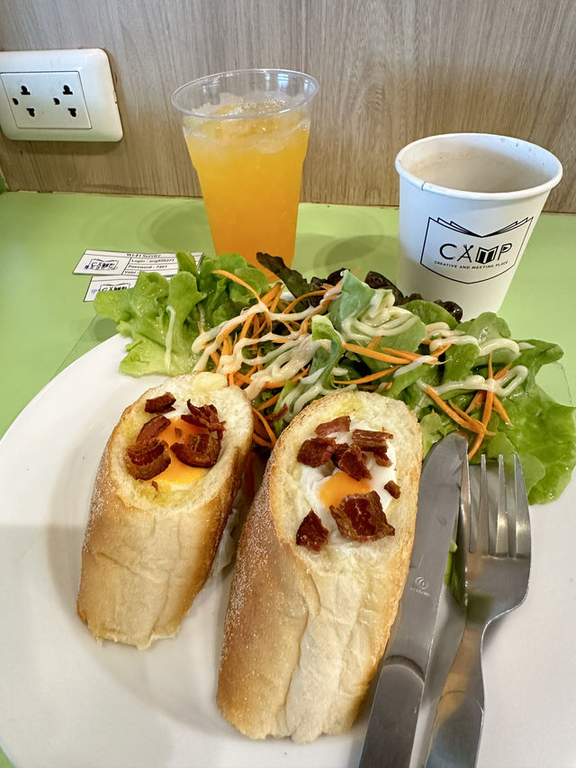 📍CAMP Cafe นั่งสบายๆสไตล์ห้องสมุดที่ชั้น5เมญ่า