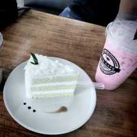 Lyn Cafe‘By station 