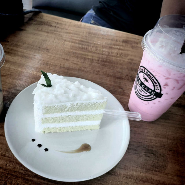 Lyn Cafe‘By station 