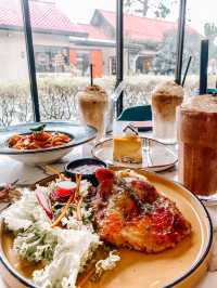 Cafe Hunting | English Cottage Style Cafe by Qidot