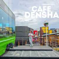 𝘿𝙚𝙣𝙨𝙝𝙖 𝘾𝙖𝙛𝙚 ยกรถไฟญี่ปุ่นมาไว้ที่บางแสน