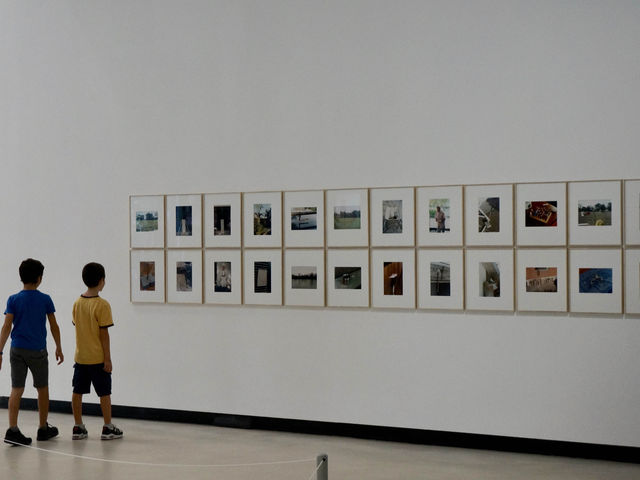【イタリア・ローマ】黒い階段に導かれて巡るローマ・イタリア初の国立現代美術館MAXXI