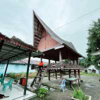 Bolon House