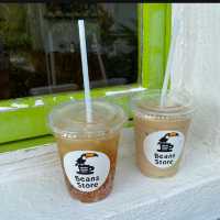 コーヒー豆の焙煎所兼カフェBeans Store