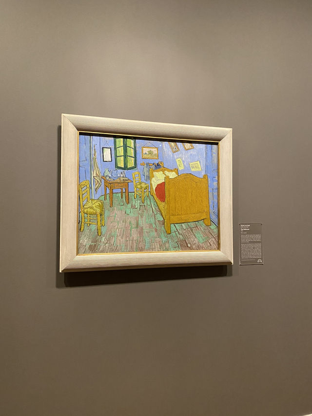 Explore the Art Institute of Chicago 