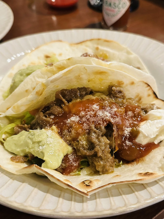 【神戸　三宮】　ダーツとカラオケできるメキシカンバー