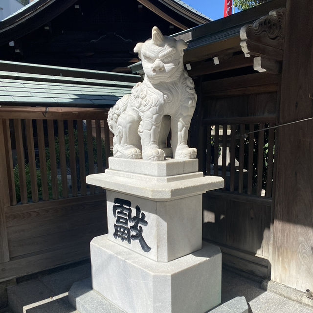 🌸⛩️✨ Explore the Sacred Beauty of Kushida-jinja Shrine in Fukuoka! 🏮🌺🔮