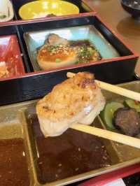 【福岡ランチ】はかた地鶏や宮崎日南鶏をテーブルで炭焼き焼きで食べられるお店🐓