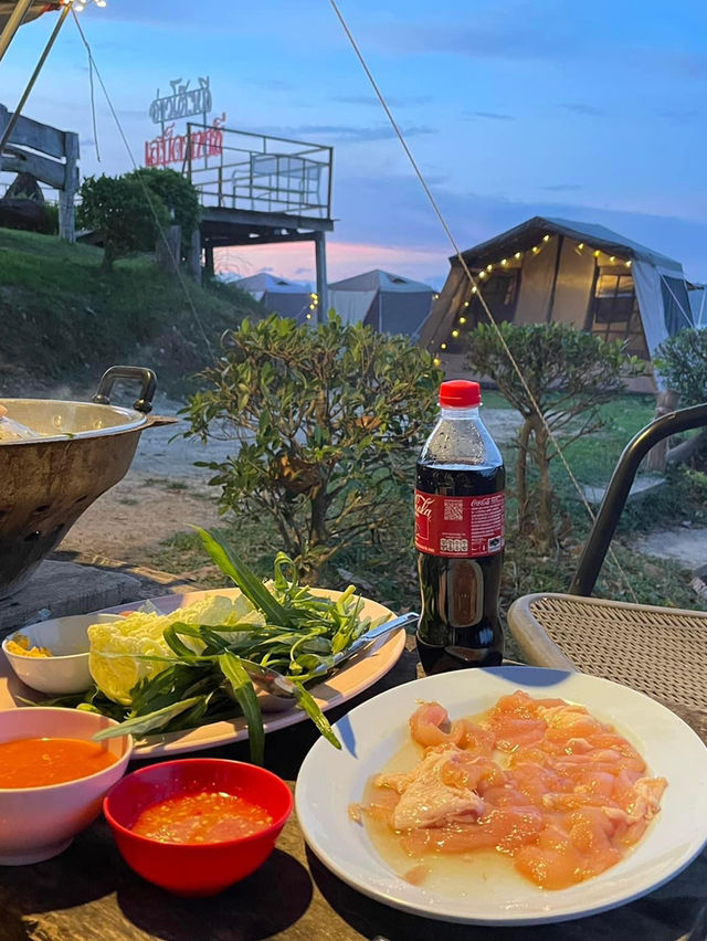📍กินหมูกระทะนอนเต้นท์อ่าวโต๊ะหลี มันดีต่อใจจริงๆ