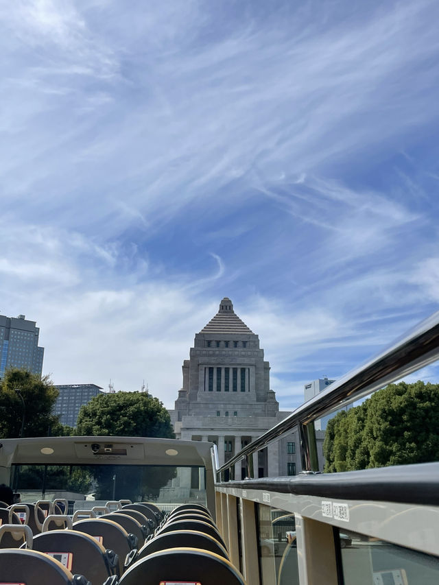 【東京都】東京を歩かずに観光できる！屋根なし2階建バスで車窓観光！！