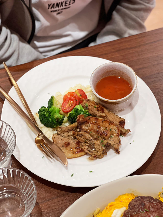 銅鑼灣咖啡店日式蛋包意粉
