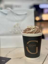 上機前的飲品雪糕Grab & Go @GODIVA CAFE