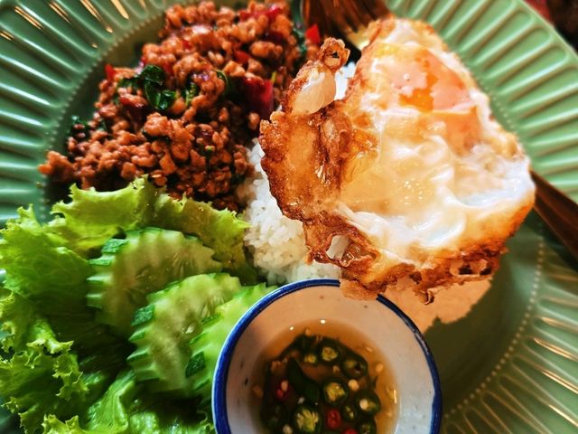 คาเฟ่น่ารัก บ้านไร่พอเพียง แก่งคอย สระบุรี 