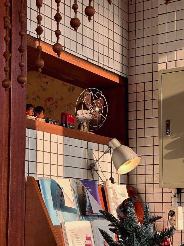여수, 골목 끝 레트로 감성카페 <카페몬당>