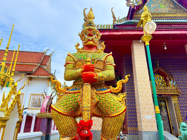 สักการะพระราหูวัดขุนจันทร์