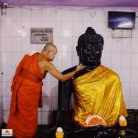 หลวงพ่อองค์ดำ แห่งนาลันทา กรุงราชคฤห์ 