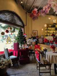 Faifo oldtown and floral | คาเฟ่ในวันคริสต์มาส