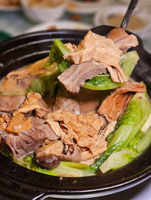 足料蛇羹煲仔飯