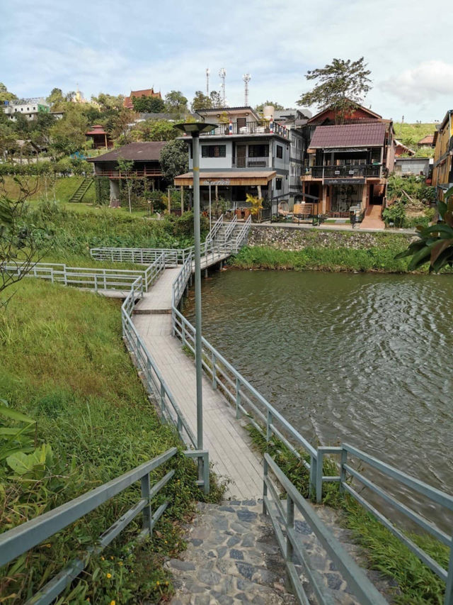 🏕️ บ้านอีต่อง-ปิล็อก หมู่บ้าน 399 โค้ง