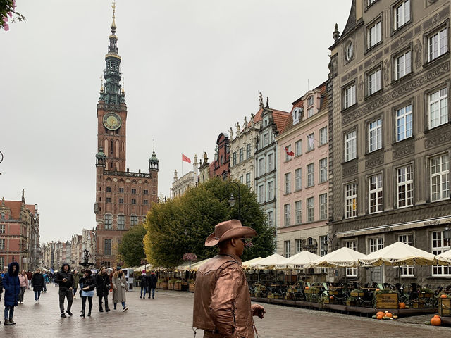 Strolling Through Royal Splendor: Gdańsk's Long Market