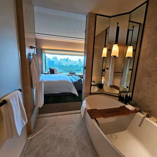 รีวิว  Dusit Thani Bangkok  