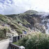 Discover the scenic YangMingShan national park
