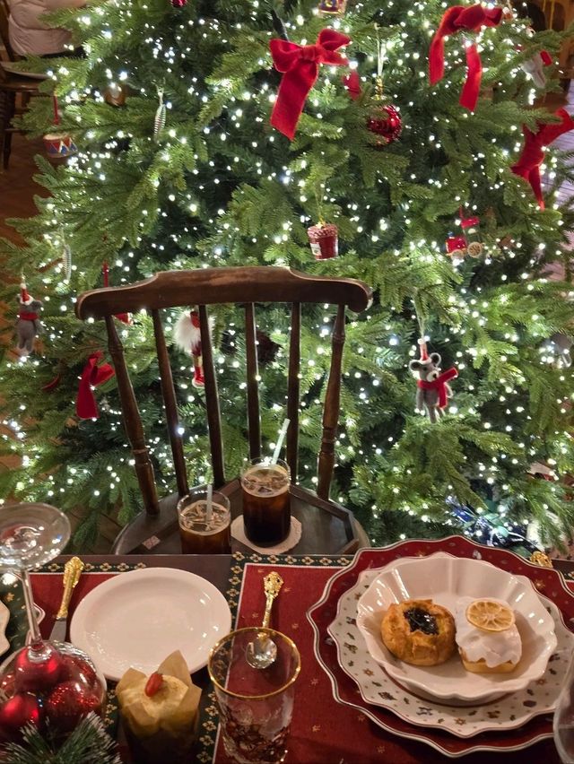 반짝이는 트리분수와 눈내리는 거제카페🎄