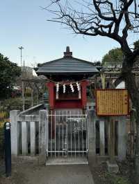 静かな境内で季節の移ろいを感じる『亀戸天神』
