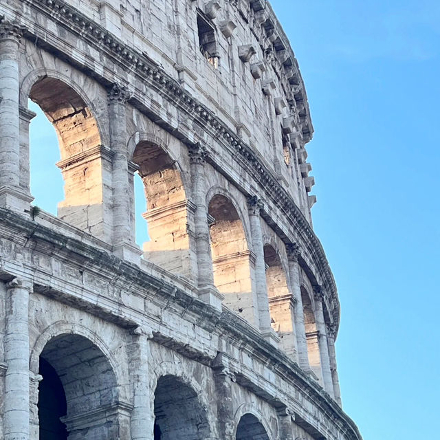 Stepping Back in Time: My Awe-Inspiring Visit to the Colosseum in Rome!