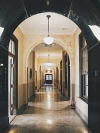 大稻埕 隱藏寶藏文化景點  百年建築與交錯樓梯好美