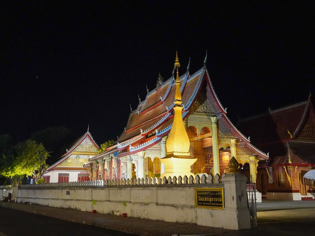 วัดแสนสุขาราม สถานที่ใส่บาตรพระตอนเช้าแบล็กกราวสวย