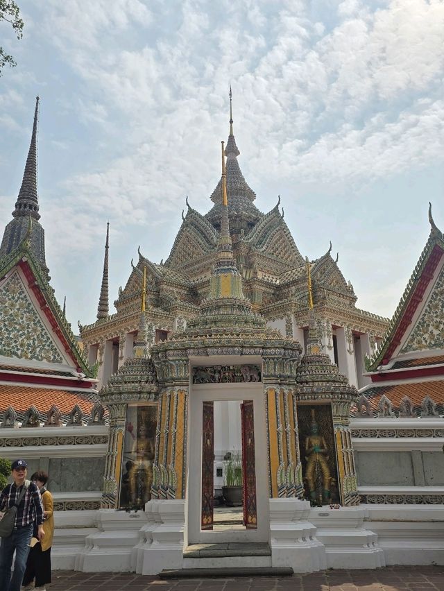 พาเที่ยว ไหว้พระ วัดโพธิ์ มรดกโลกในกรุงเทพมหานคร