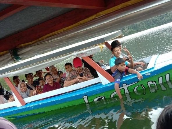 Magical Boat Ride at Situ Patenggang Lake