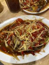 ไก่ยกครก ร้านอาหารอีสานชื่อดังในโซเชียล