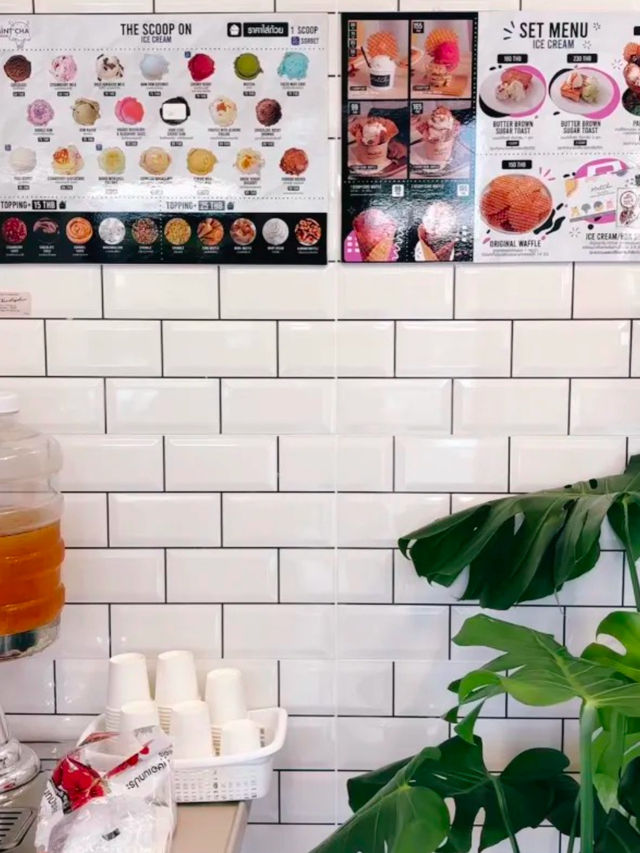 คาเฟ่ไอศกรีมโฮมเมด รสชาติเยอะ อร่อยๆ ที่ฉะเชิงเทรา
